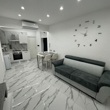 Апартаменты Mavy House Napoli Экстерьер фото