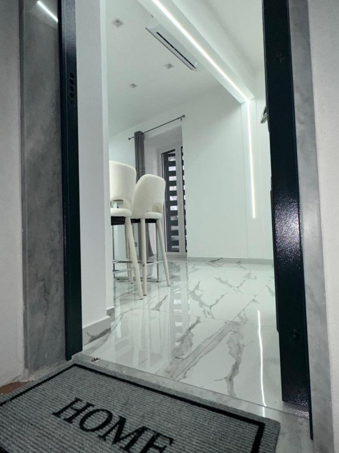 Апартаменты Mavy House Napoli Экстерьер фото