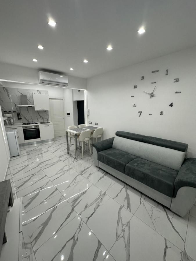 Апартаменты Mavy House Napoli Экстерьер фото