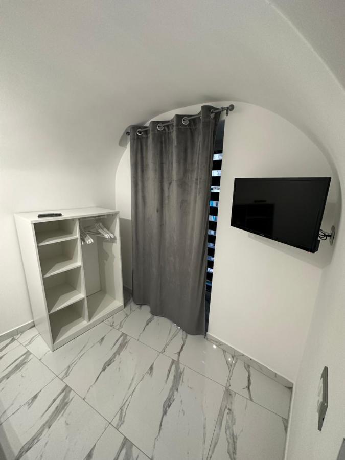 Апартаменты Mavy House Napoli Экстерьер фото