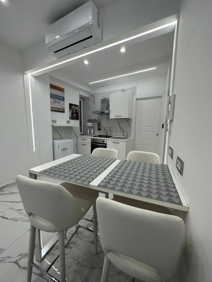 Апартаменты Mavy House Napoli Экстерьер фото